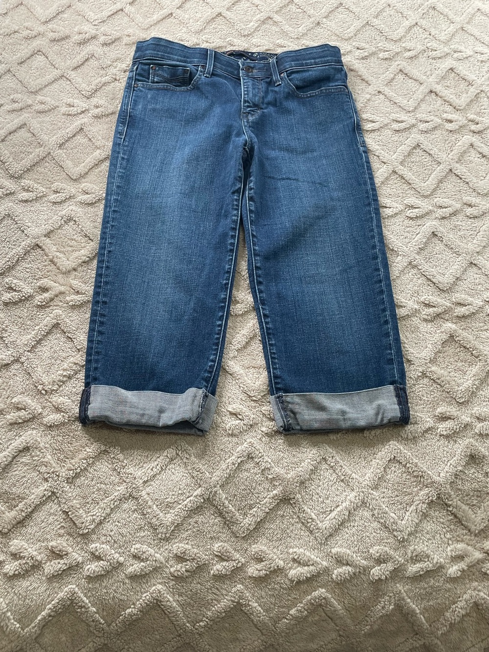 Levi's Medium Blue Boyfriend Capri Jeans‎ 525. ( Perfect Waist ) Sz 6.
